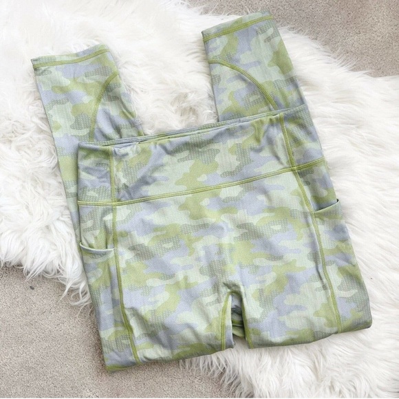 Fabletics camo Motion 365 - Picture 1 of 4